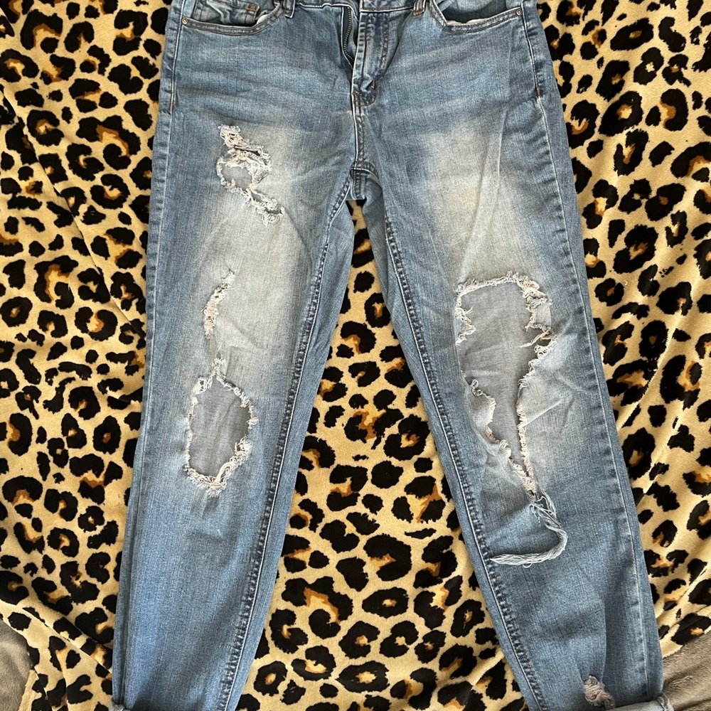 High waisted boyfriend jeans !